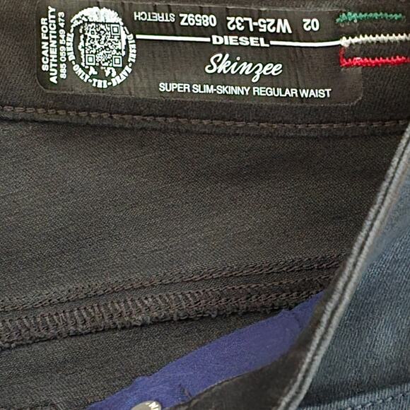 NWT, Diesel Skinzee Super Slim Skinny Regular Waist Black, Size 25/32 - Picture 4 of 9